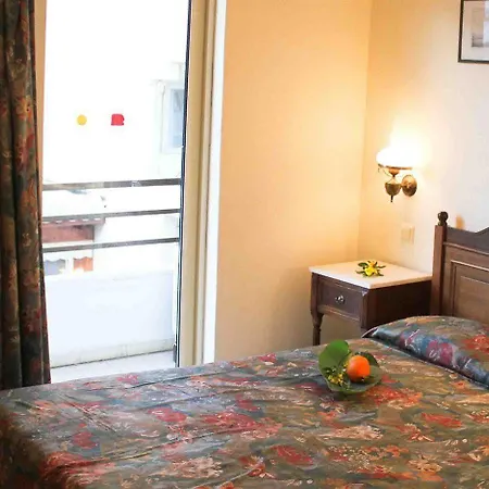 Apartahotel Royal Centre 2*