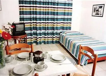 Royal Centre Aparthotel 2*